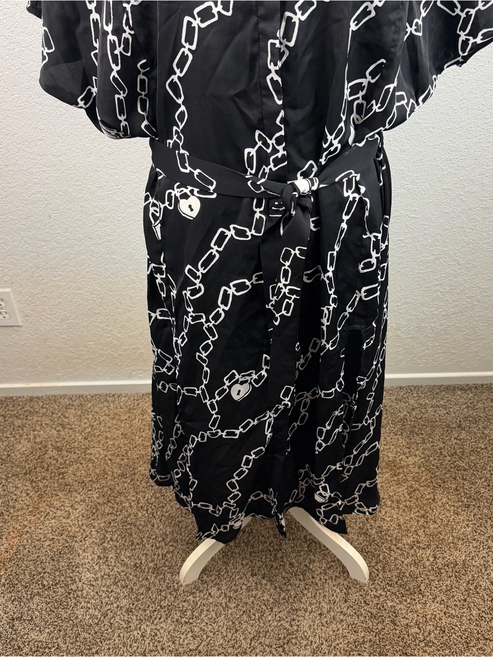 Disturbia | Lovelock Black White Chain Print Button Oversized Midi Dress New - Picture 3 of 10